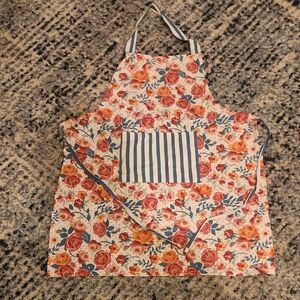 Floral Rose Print Kitchen Apron with Striped Pocket - White/Blue